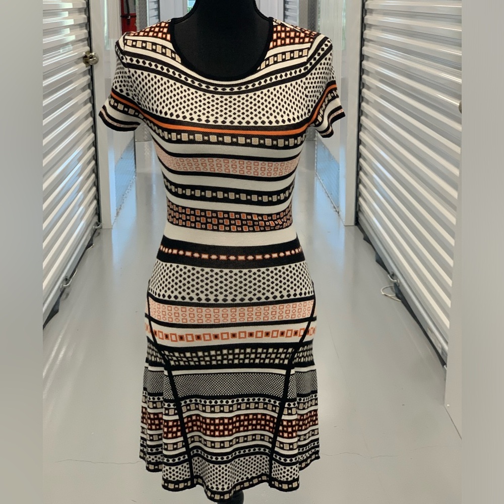 Cece Dress - Picture 2 of 9